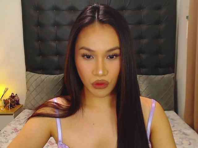 JuviaLockser Live Webcam on BongaCams