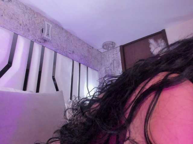 Valeriajade live cam on BongaCams