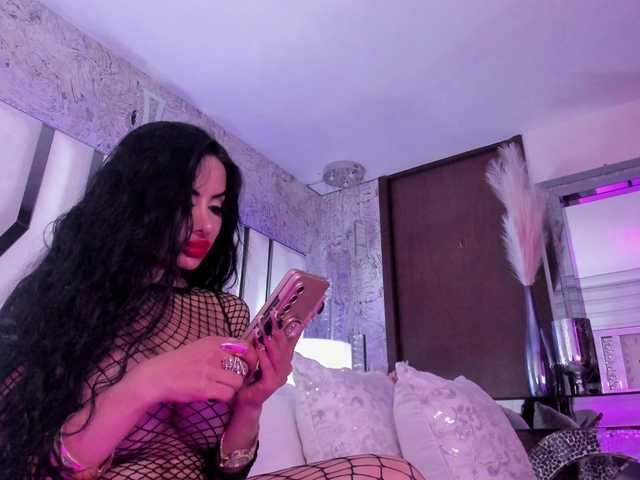 Valeriajade live cam