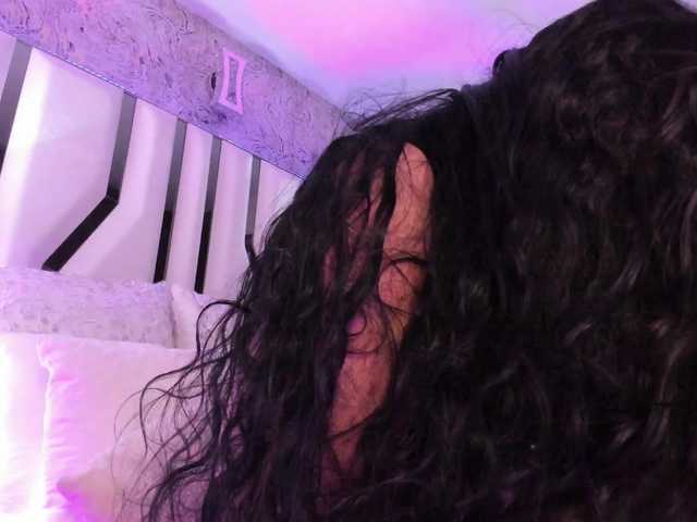 Valeriajade live cam on BongaCams