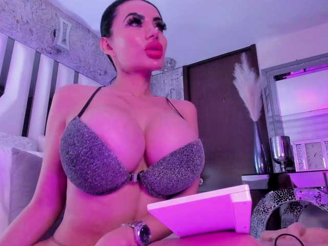 Valeriajade live cam preview