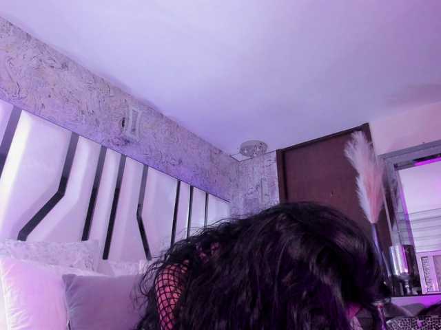 Valeriajade live cam