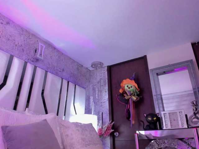 Valeriajade live cam