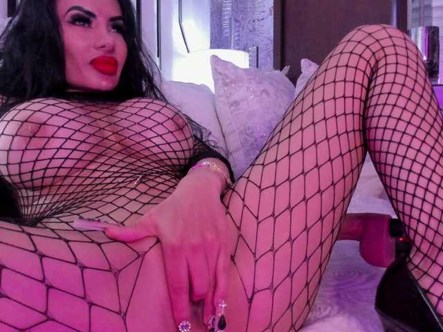 Valeriajade live cam on BongaCams