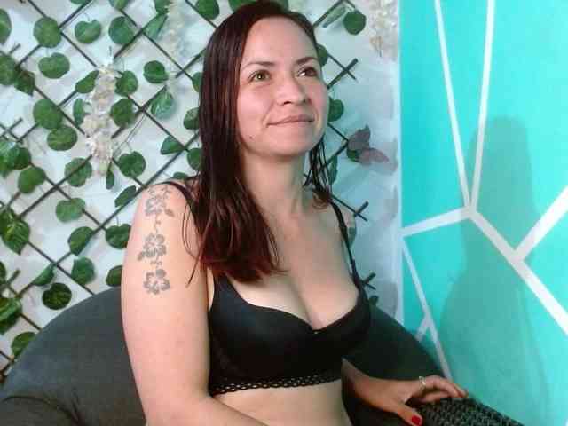 salems83 Live Webcam on BongaCams