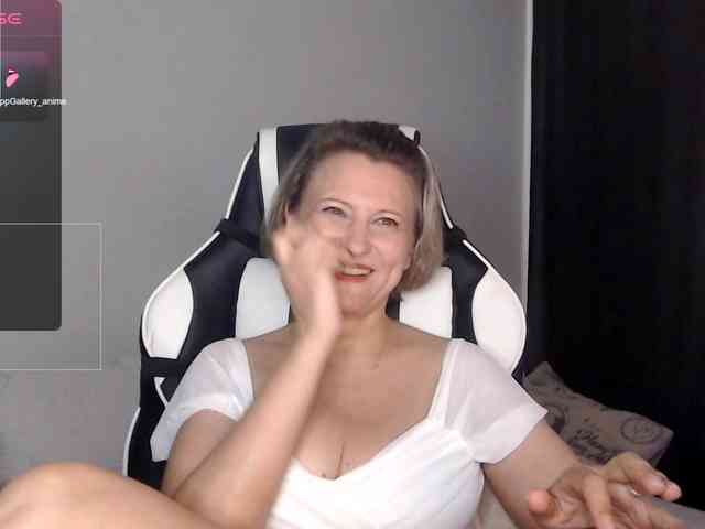 LoveSuperGerl webcam