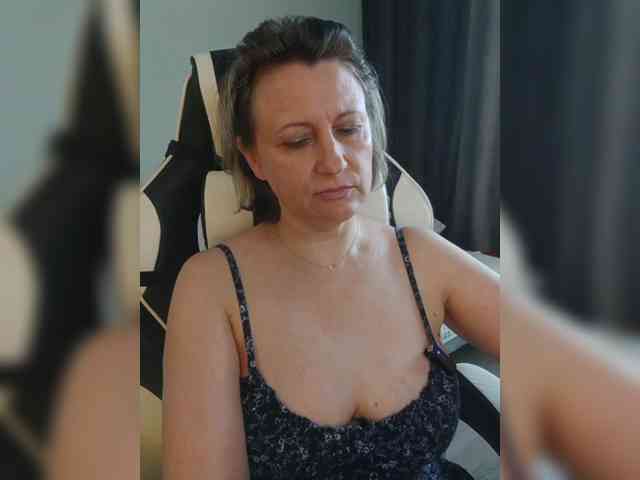 LoveSuperGerl webcam