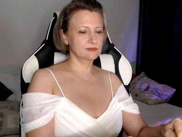 LoveSuperGerl webcam