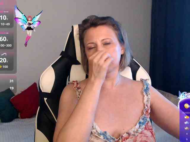 LoveSuperGerl webcam