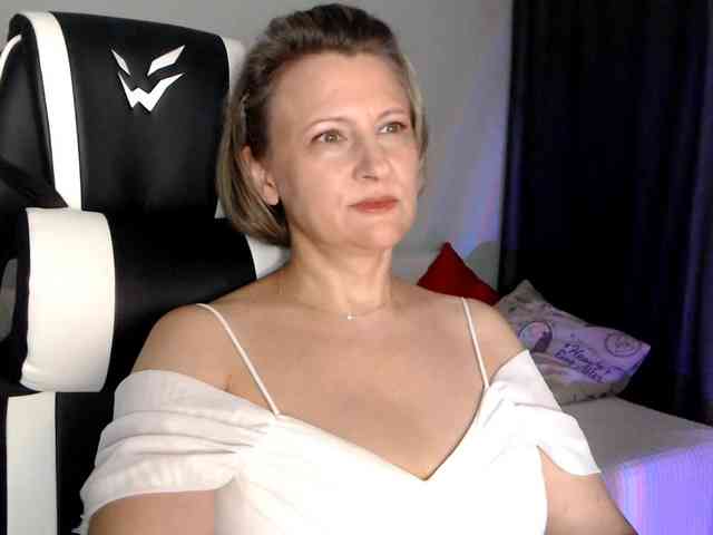 LoveSuperGerl webcam