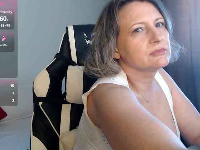 LoveSuperGerl webcam