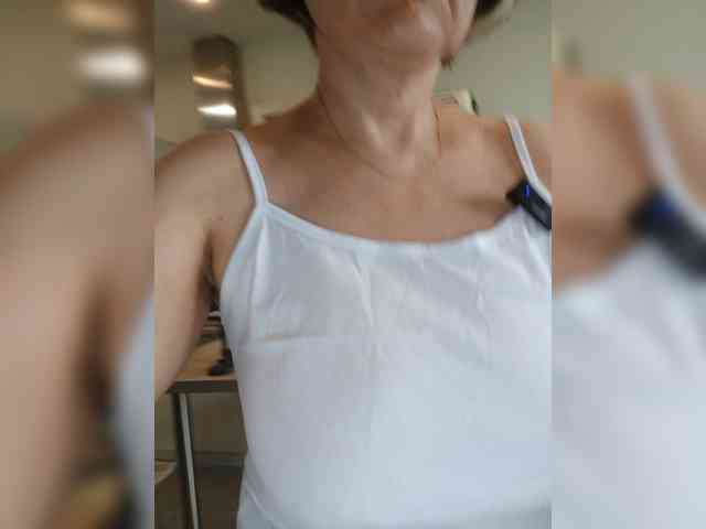 LoveSuperGerl webcam