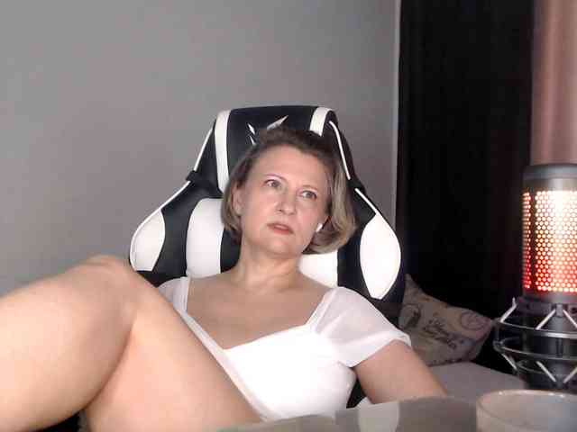 LoveSuperGerl webcam