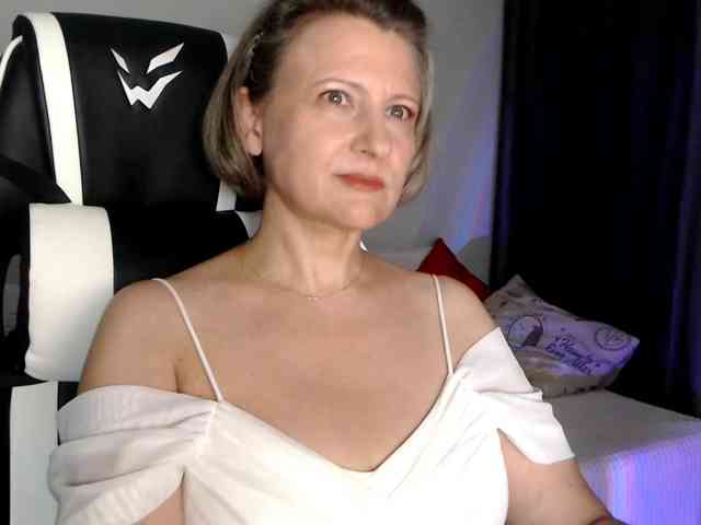 LoveSuperGerl webcam