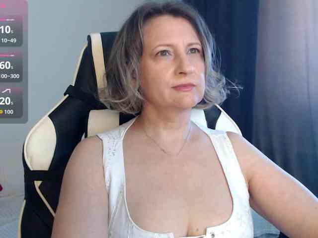LoveSuperGerl webcam