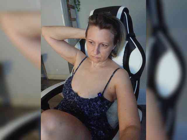 LoveSuperGerl webcam