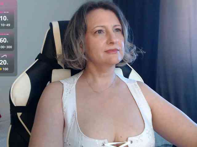 LoveSuperGerl webcam