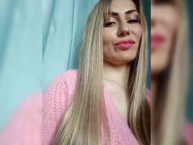 Model: Cassssablanca