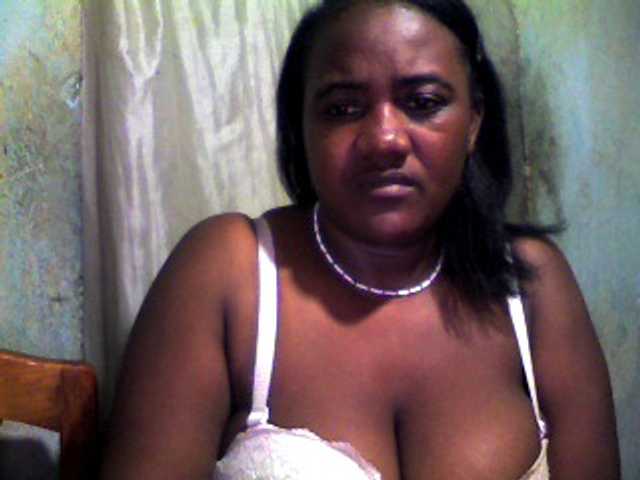 le modèle pussyblacky est en webcam porno dans un show sur le site bongacams, il possède les tags suivants: Ebony,Brunette,Shaved