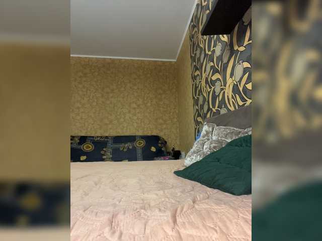 LouiseJenkin live cam on BongaCams