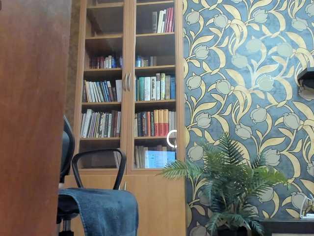 LouiseJenkin's BongaCams show and profile