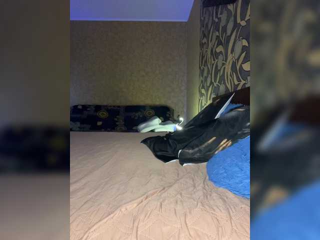 LouiseJenkin live cam on BongaCams