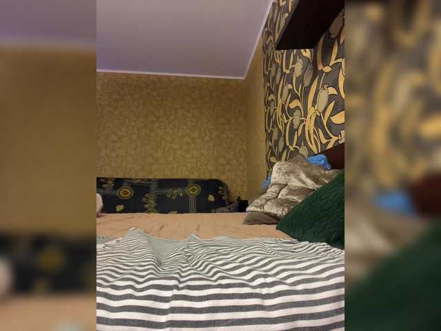 LouiseJenkin live cam on BongaCams