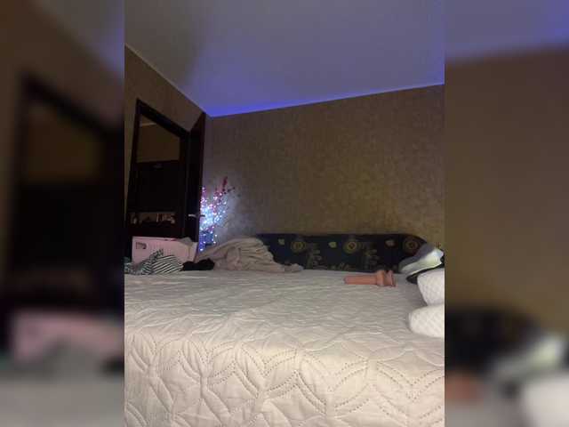 LouiseJenkin live cam on BongaCams