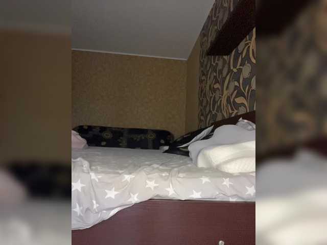 LouiseJenkin live cam on BongaCams