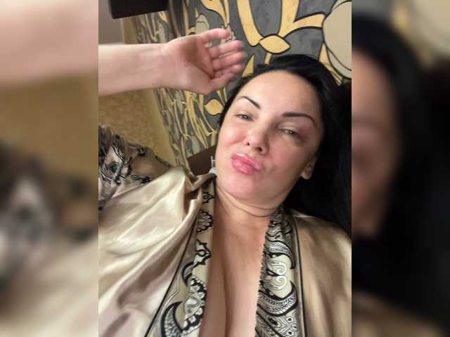 LouiseJenkin live cam on BongaCams