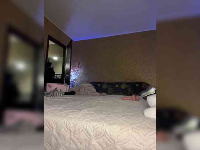 LouiseJenkin webcam