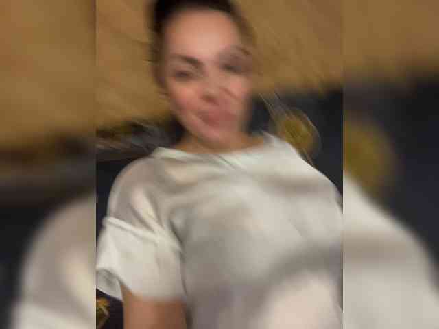 LouiseJenkin Live Webcam on BongaCams