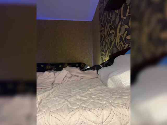 LouiseJenkin webcam