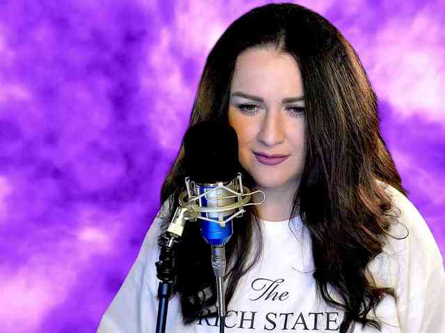 Meskhimusic webcam