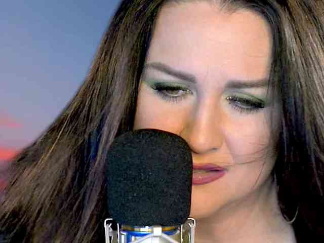Meskhimusic webcam