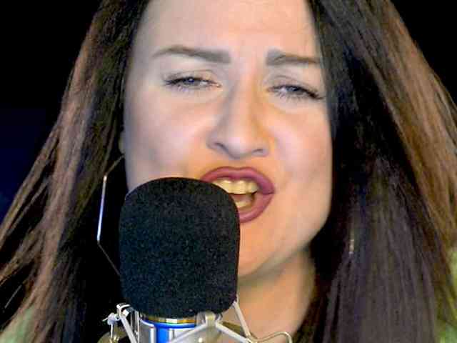 Meskhimusic webcam