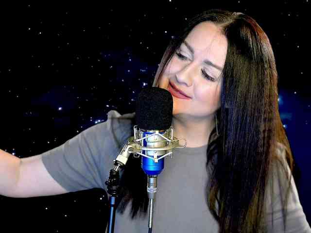 Meskhimusic webcam