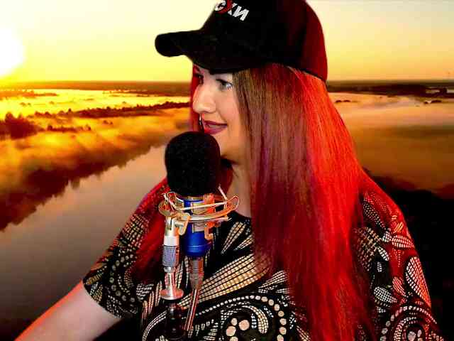 Meskhimusic webcam