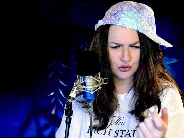 Meskhimusic webcam