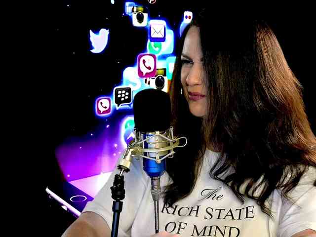Meskhimusic webcam