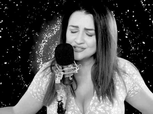 Meskhimusic webcam