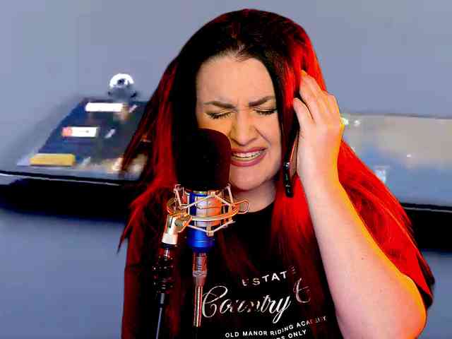 Meskhimusic webcam