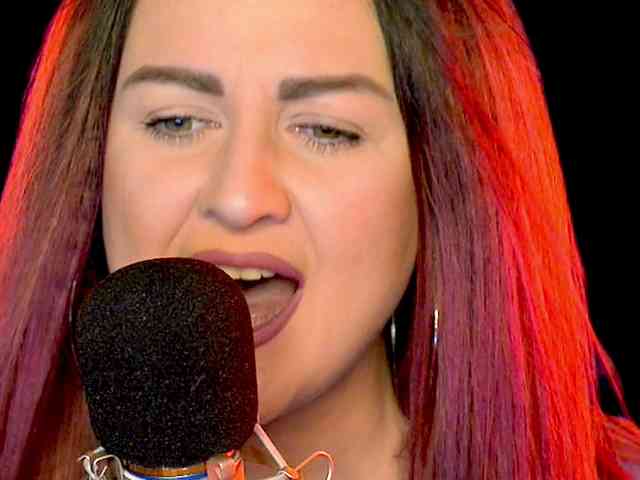 Meskhimusic webcam