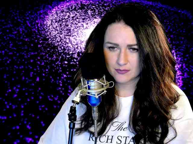 Meskhimusic webcam