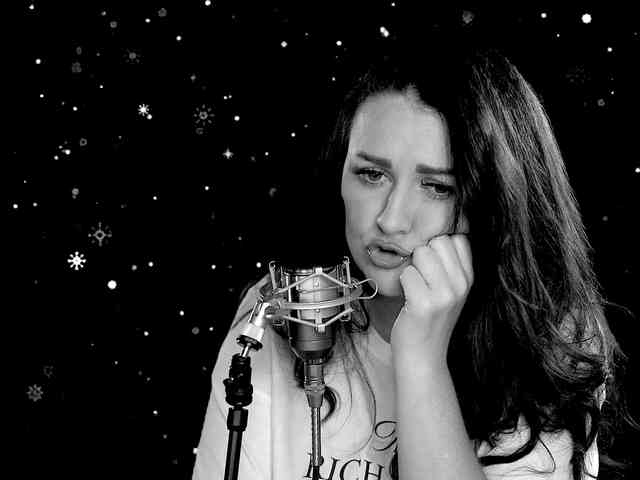 Meskhimusic webcam