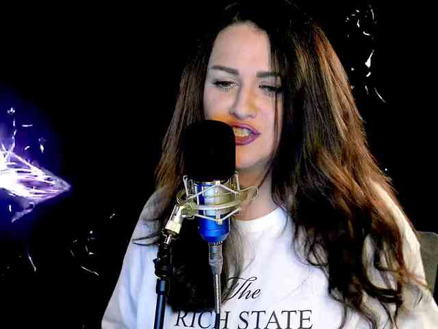 Meskhimusic webcam