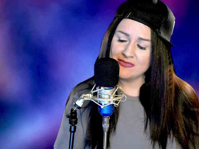 Meskhimusic webcam