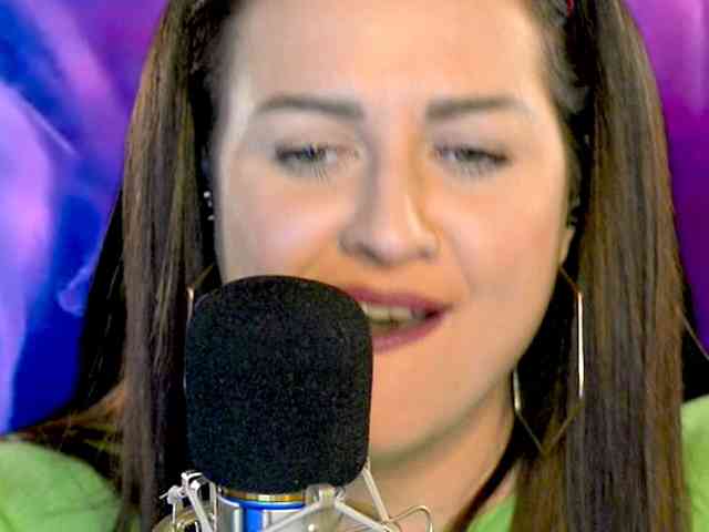 Meskhimusic webcam
