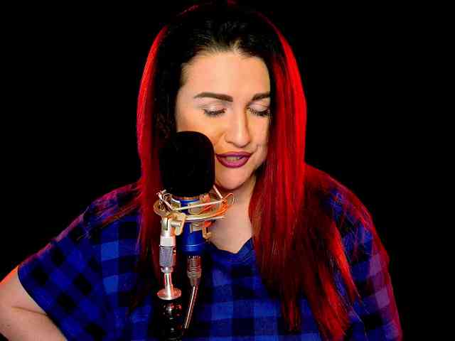 Meskhimusic webcam