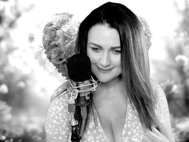 Meskhimusic webcam